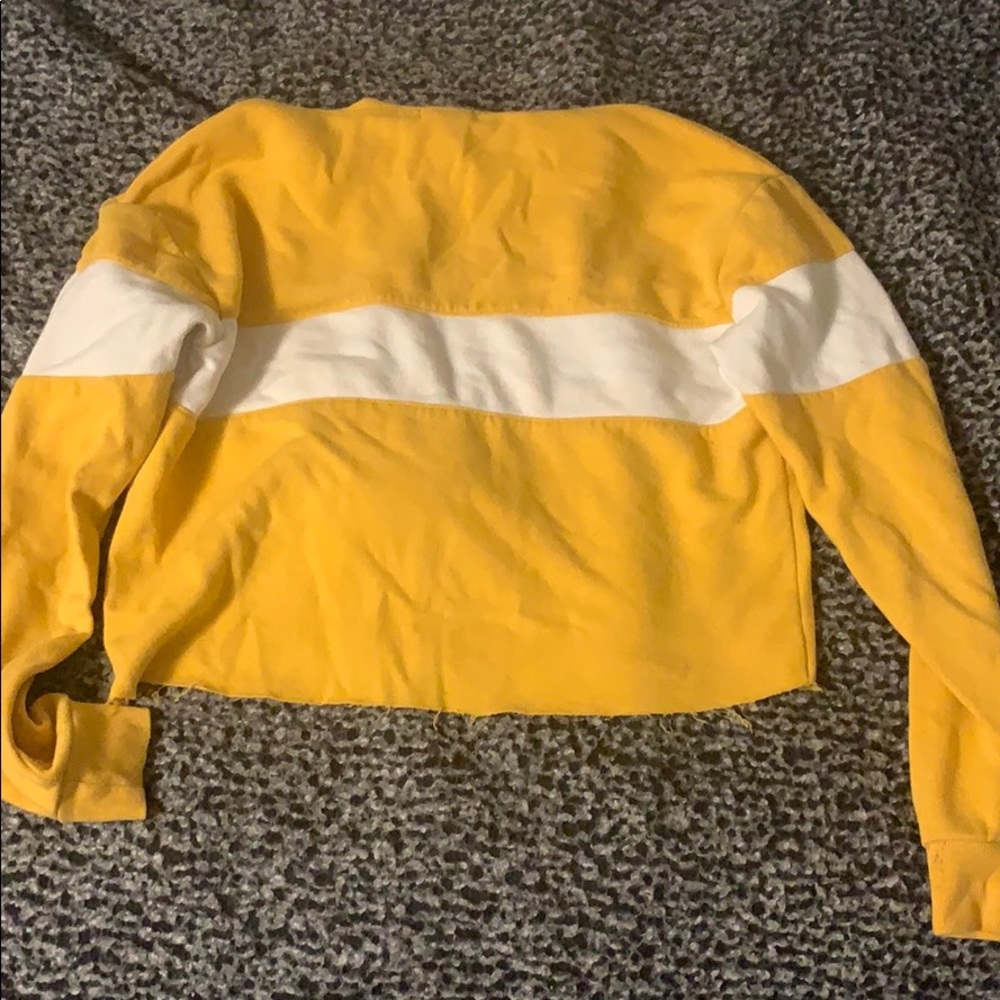 Cropped Sweatshirt - Picture 2 of 2